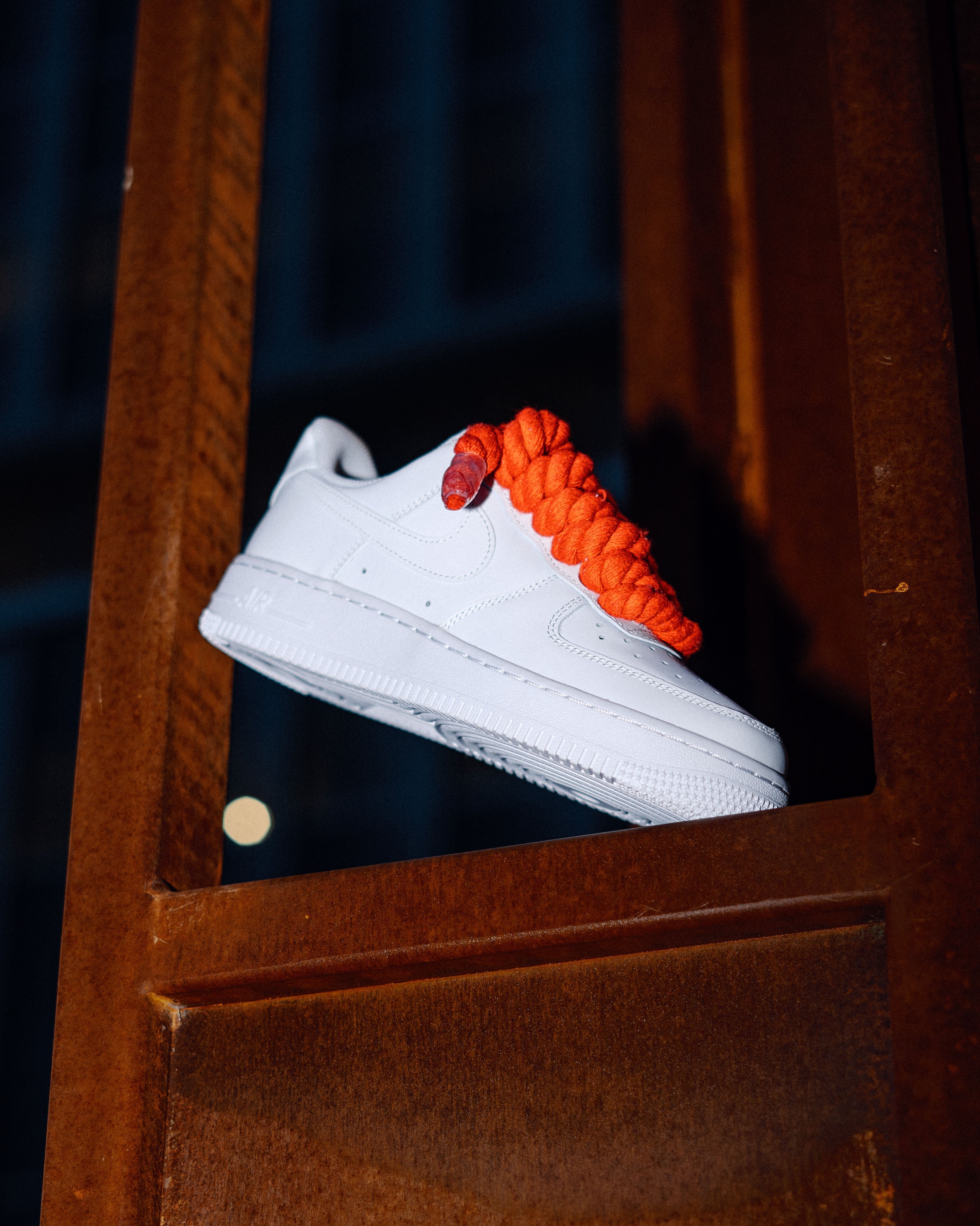 Air force 1 orange on sale laces